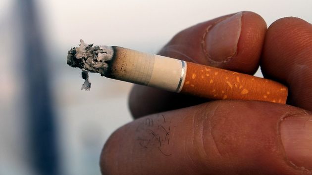 Europa pretende copiar al país con el tabaco más caro del mundo y ahora sufre el efecto contrario: tiroteos, extorsiones e incendios provocados