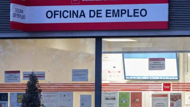 El SEPE le pide devolver 17.864,00 euros por compatibilizar la pensión de incapacidad permanente con el subsidio para mayores de 52 años y la justicia obliga a anularlo