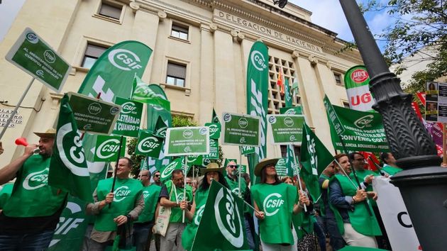 CSIF denuncia un recorte del 50% en las vacantes del Concurso de Traslados de Educación en Andalucía