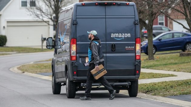 Un trabajador de Amazon sigue las indicaciones de su GPS y acaba en el mar