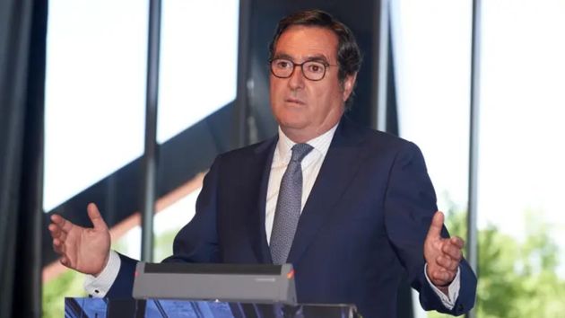 Garamendi critica el “ausentismo” laboral, que se da con “mayor frecuencia” los lunes y viernes, y rechaza que Trabajo quiera que los sindicatos “dirijan” las empresas