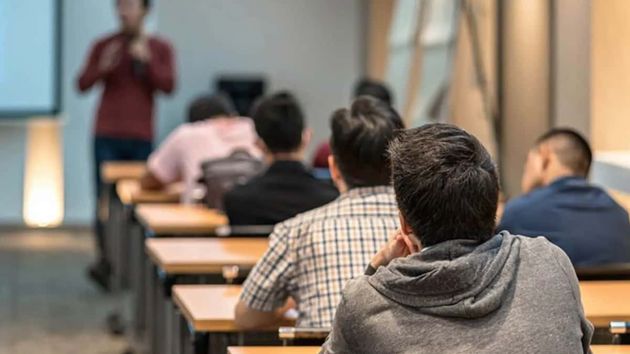 Cuáles son las tres carreras universitarias que no hay que estudiar según la inteligencia artificial