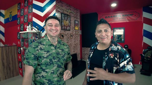 Alex, peluquero ecuatoriano en Madrid: “Me estoy ganando unos 2.500 euros, pero trabajamos hasta las 10 de la noche”