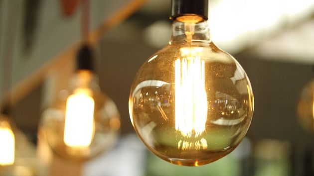 Precio de la luz del 2 de marzo por horas: las horas más baratas y caras en el mercado mayorista