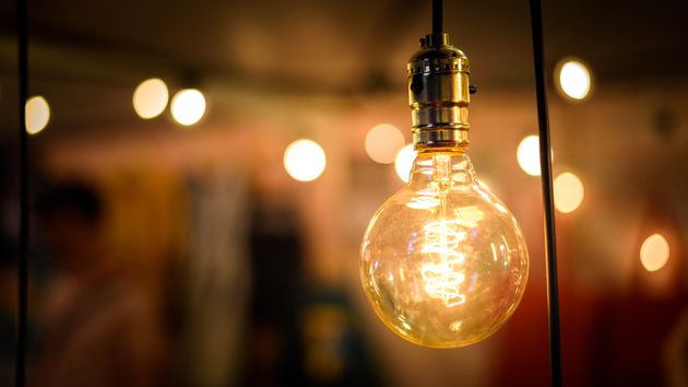 Precio de la luz hoy lunes 2 de marzo de 2026: las horas más baratas y caras dentro del PVPC