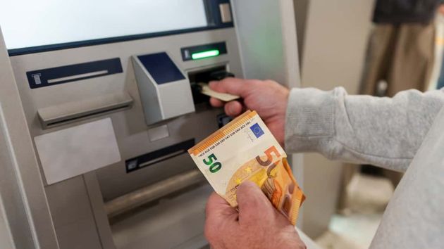Cuándo se cobra el paro en marzo de 2026: las fechas de CaixaBank, ING, Santander, BBVA y resto de bancos