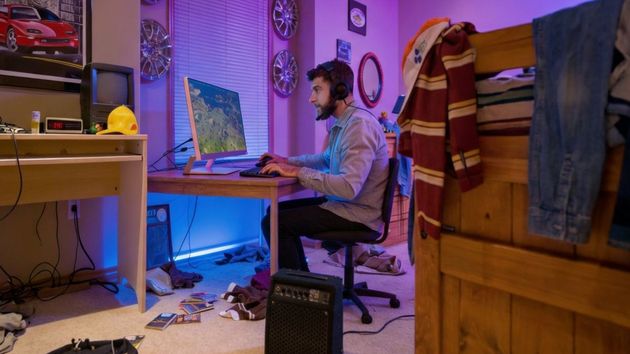 “Les cobro a mis hijos adultos por vivir conmigo”: volver a casa ya no es gratis