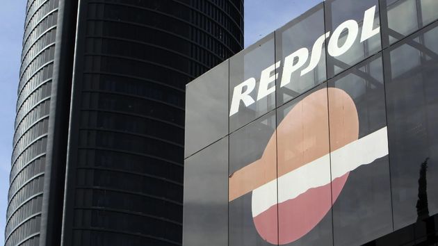 Repsol limita los pedidos de carburante a grandes clientes tras el repunte del petróleo por la guerra en Irán