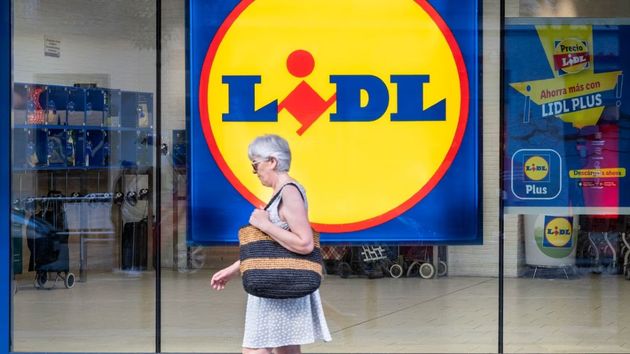 Colas kilométricas en Lidl para hacerse con el tendedero más versátil de la temporada: ideal para pisos pequeños por 19.99 euros