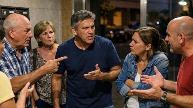 Confirmado por la Ley de Propiedad Horizontal: la comunidad de vecinos puede subir el recibo hasta un 20% si un propietario alquila por Airbnb, según el artículo 17.12