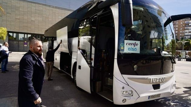 Renfe prepara un macrocontrato de casi 1.000 millones de euros con grandes empresas de autobuses como Alsa o Avanza