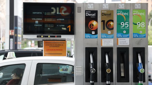El precio del petróleo se dispara y supera los 100 dólares por la guerra en Oriente Medio