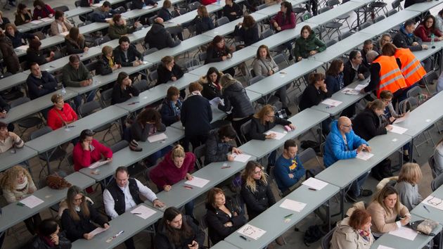 El BOE sorprende con nuevas oposiciones para ser funcionario o entrar en el sector público: en algunas basta con tener la ESO o Bachillerato