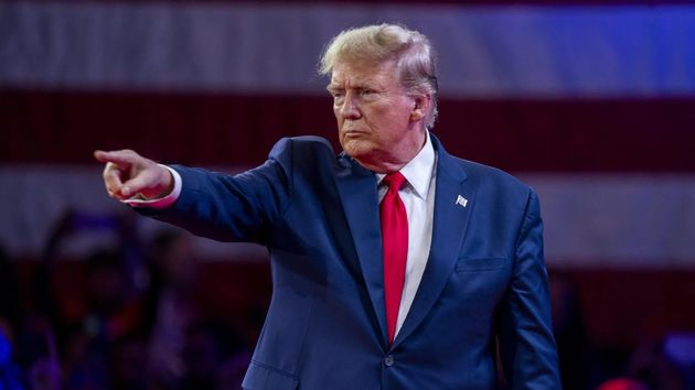 Giro en el precio del petróleo: cae por debajo de los 90 dolares tras declarar Donald Trump que la guerra en Oriente “está prácticamente terminada”