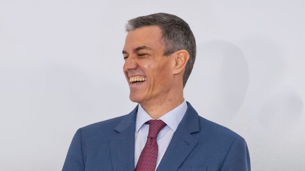 Sánchez confirma una nueva ayuda de 900 euros al mes para estudiantes que quieran cursar un año en otra universidad española