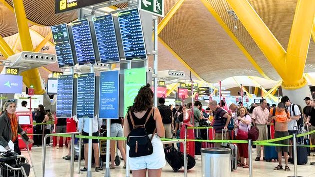China cambia las normas para los españoles: exceder los 30 días de estancia será motivo de expulsión y multas