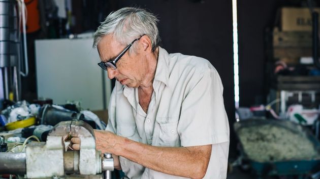 Un jubilado con 42 años cotizados: “Me jubilé con más dinero del que jamás imaginé tener, pero a las tres semanas ya reorganizaba el garaje a las 10 de la mañana para sentirme útil”