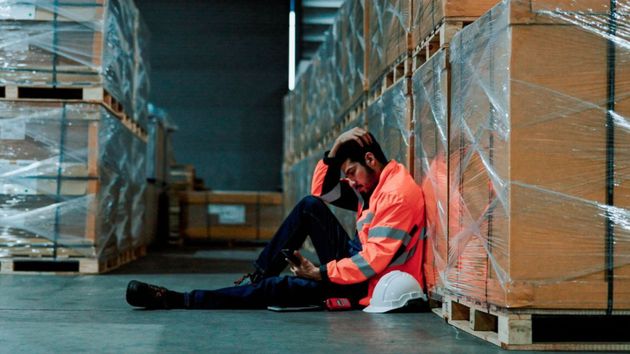 Despedido un empleado por esconder un edredón en el armario tras 13 años en la empresa: la justicia determina que es procedente