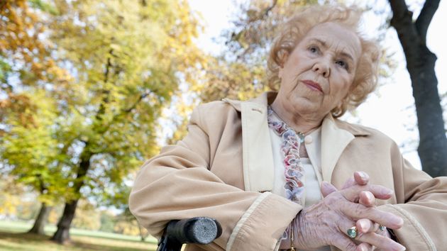 Una mujer de 65 años y con un 70% de discapacidad pierde la pensión de jubilación por no renovar la demanda de empleo en el SEPE