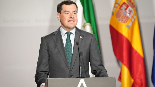 Andalucía permitirá que hasta 2.500 profesores jubilados vuelvan a los centros, pero no cobrarán ni podrán sustituir a docentes en activo