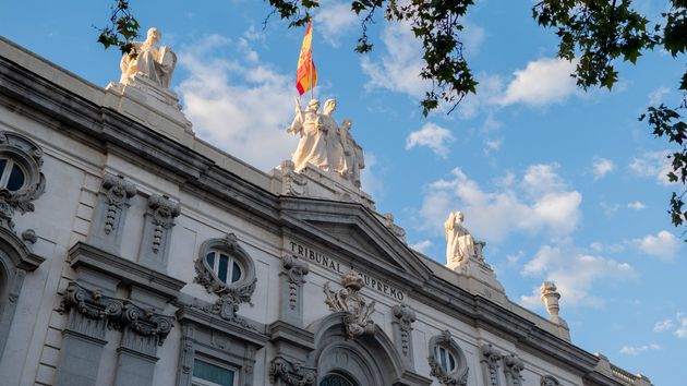 Pierden 40.920 euros ante Hacienda pese a presentar un contrato de préstamo familiar firmado un año después de que el dinero llegara a su cuenta