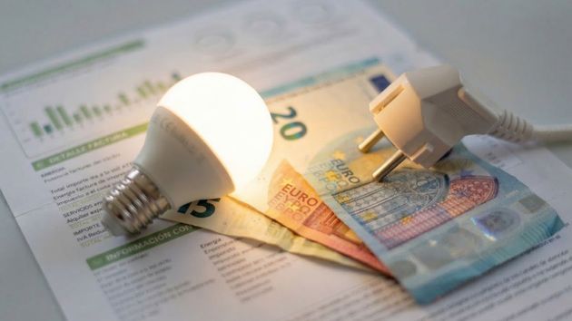 El precio de la luz mañana, viernes 20 de marzo, por horas: cuándo es más barata y cara en el día