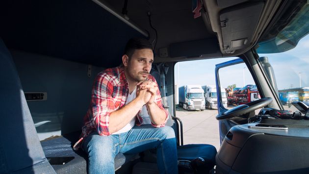 Un camionero en España: "Mucha gente ha dejado de ser transportista porque dicen que 2.700 euros al mes no es suficiente"