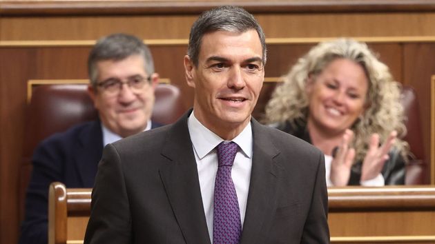 El Gobierno prepara una rebaja del IVA de los carburantes al 10% y nuevos alivios fiscales en la electricidad