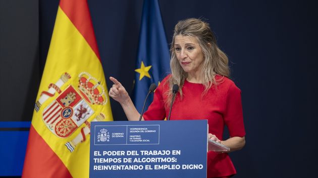 Yolanda Díaz defiende que Sánchez está a favor del registro horario y acusa a Economía de ponerse del lado de la patronal