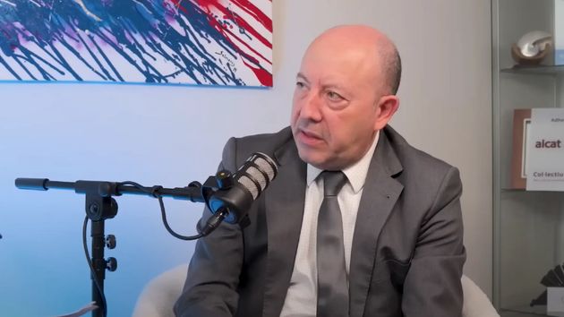 Gonzalo Bernardos, economista: "Los que tengan hipotecas variables, que cambien, aún se pueden encontrar a tipo fijo al 2,4%"