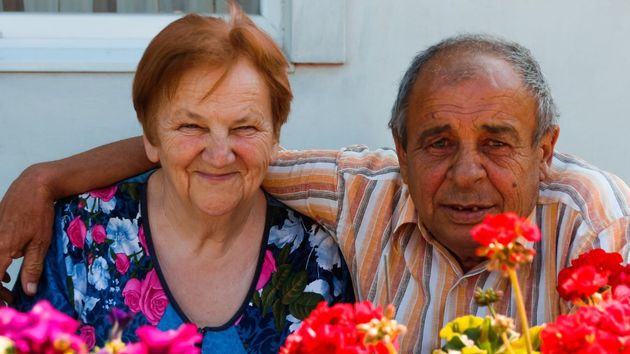 Un matrimonio de jubilados se libra de pagar 48.956 euros a Hacienda por sus pensiones del extranjero: la justicia les da la razón 
