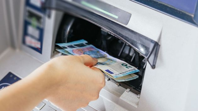 Paises Bajos cambiará las normas: comercios y restaurantes deberán aceptar el dinero en efectivo a partir de 2027
