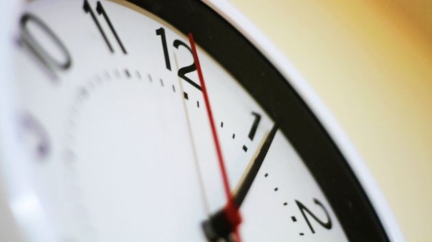 Bruselas pide reabrir el debate sobre el fin del cambio de hora en todos los países miembros de cara a 2031