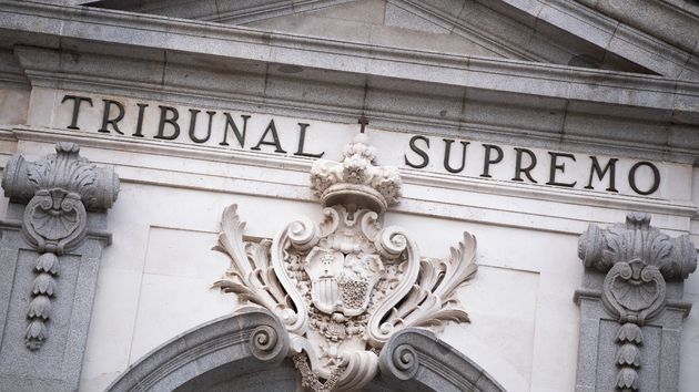 El Supremo aclara que la indemnización por salarios no cobrados tras una excedencia sí tributa en el IRPF