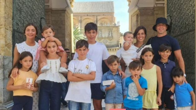 Raquel y Francisco, padres de 12 hijos: “Gastamos unos 40.000 euros al año y el supermercado se ha doblado en cinco años”