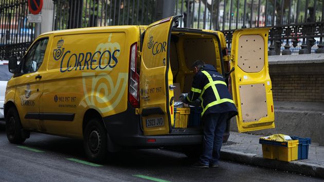 Correos lo contrata 25 veces en 23 años, lo despiden y ahora deberá indemnizarlo con 29.309,25 euros según confirma la Justicia