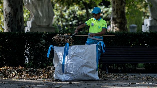 A partir de ahora, la baja laboral por incapacidad temporal computa para renovar el permiso de residencia y trabajo de los extranjeros