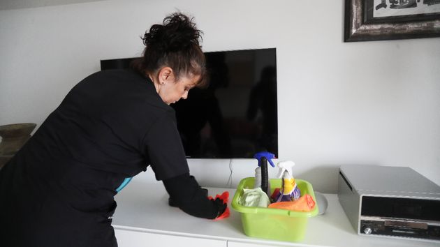 Un 32% de las más de 565.000 mujeres que trabajaron en el empleo del hogar en 2025 no estaban dadas de alta en la Seguridad Social