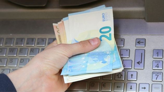 Cuándo se cobra el paro en abril de 2026: las fechas de CaixaBank, ING, Santander, BBVA y resto de bancos