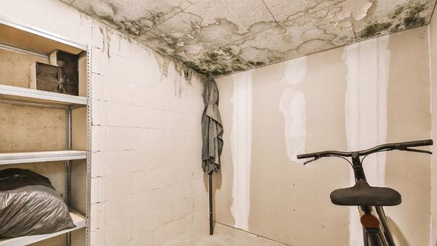 Una vecina denuncia filtraciones en su trastero y un perito concluye que las reparaciones de la comunidad fueron una ‘chapuza’: la Justicia obliga a reparar correctamente la cubierta