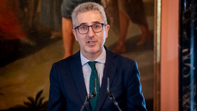 El nuevo ministro de Hacienda defiende la declaración de la Renta como un “acto de civismo” en el que “los que más tienen, más contribuyen”: 1,29 millones de contribuyentes la presentaron el primer día