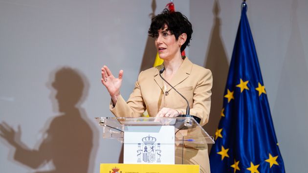 Elma Saiz niega una subida de cuotas a los autónomos y defiende que su base de cotización cumple la ley de 2022