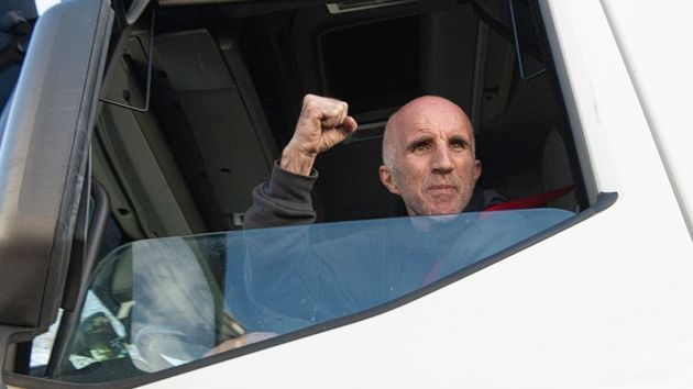 El sector del transporte estalla: “Es una temeridad que personas de 65 años estén al volante de camiones más de ocho horas diarias”