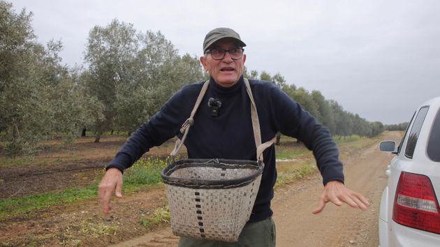Diego Cañamero, 69 años, político jubilado: “Cobro 798 euros de pensión y tengo que rebuscar aceitunas para vivir”