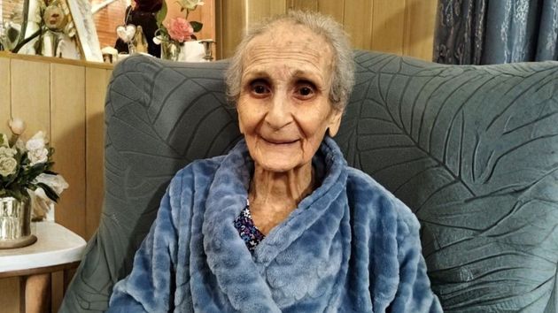 Doña Lola, la alumna de 92 años que volvió a estudiar: “Tenía que buscar la forma de que mi cabeza funcione bien y no se me pare”