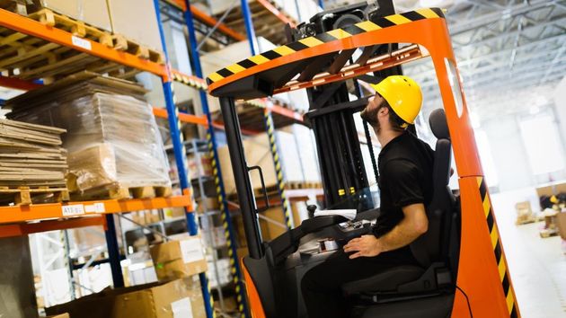Randstad lanza 50 ofertas de empleo para trabajar en logística: sueldos de hasta 13,35 euros por hora más pluses
