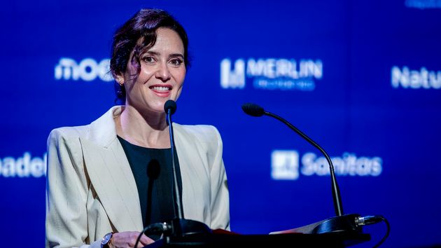 La Comunidad de Madrid confirma ayudas de hasta 8.000 euros en 2026 para estudiar en el extranjero