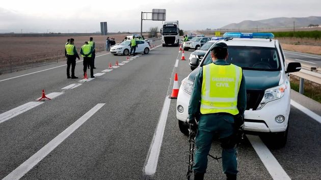 La Guardia Civil puede multar con hasta 3.000 euros por llevar esto en la guantera o maletero