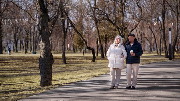 Los psicólogos coinciden: "A partir de los 65 años hay que pasear al aire libre, mantener vida social, practicar ajedrez y dormir 8 horas para reducir el riesgo de cuadros depresivos"