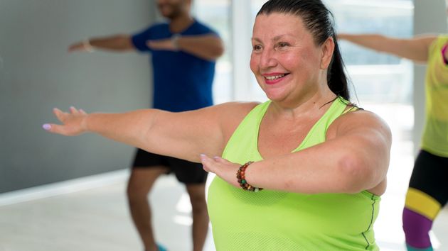 Los fisioterapeutas coinciden: "A partir de los 45 años hay que hacer gimnasia suave, evitar el sedentarismo en el trabajo y fortalecer lumbares para frenar el dolor de espalda crónico"